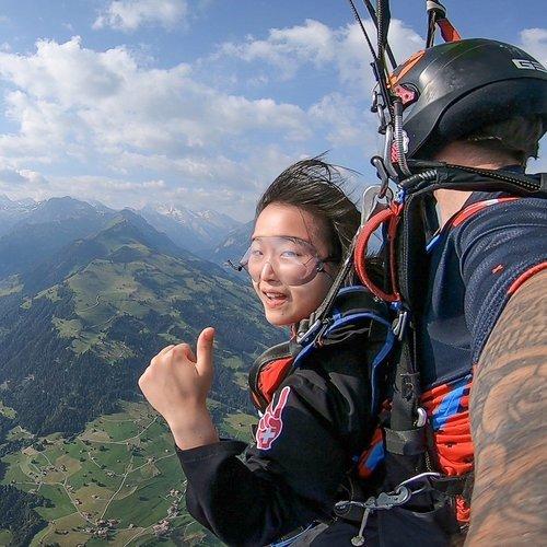 Geschenkidee  Fallschirmsprung - Skydiving in Reichenbach (für 1 Person) 