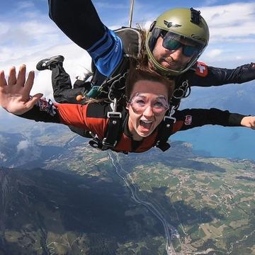 Saut en parachute en tandem (pour 1 personne)