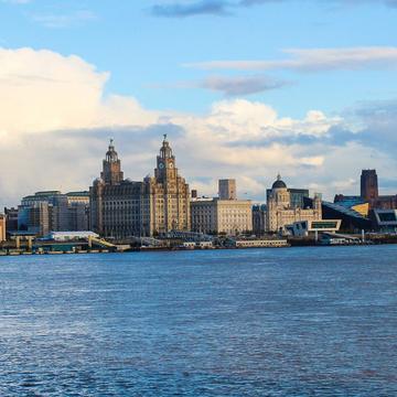 Das Königreich der Peaky Blinders®: Liverpool Bus Tour für 2 Personen - Geschenkbox