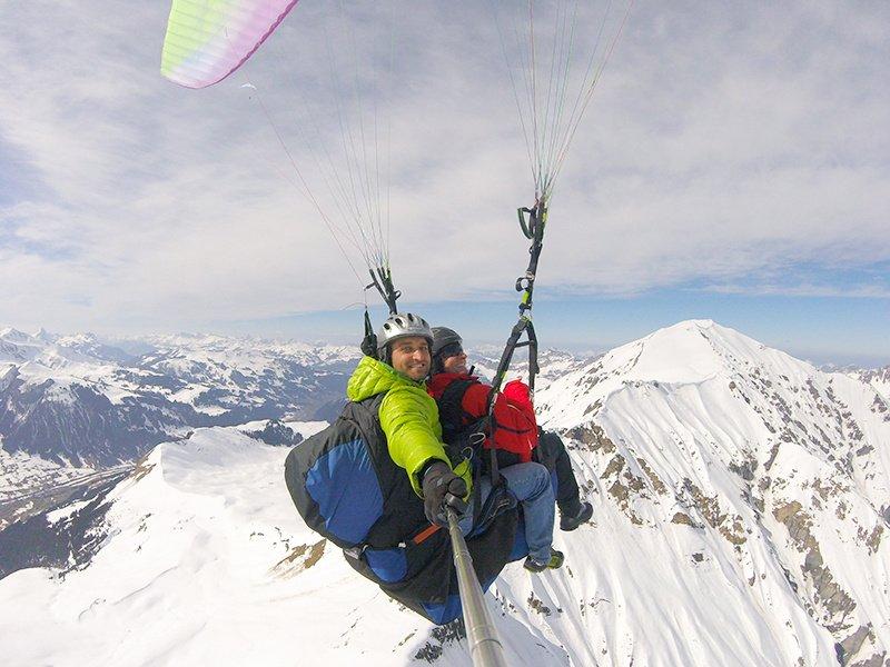 Smartbox  Dans le ciel de la Suisse : vol passionnant en parapente biplace - Coffret Cadeau 