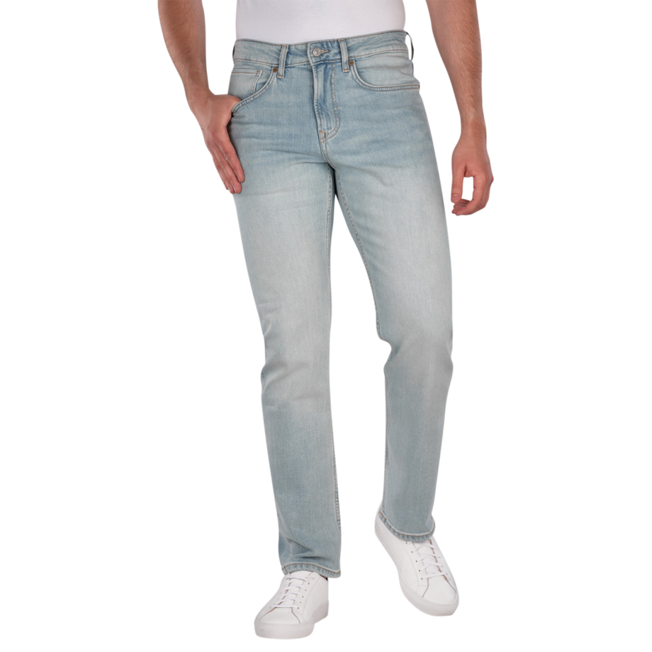 Cash Straight Fit
