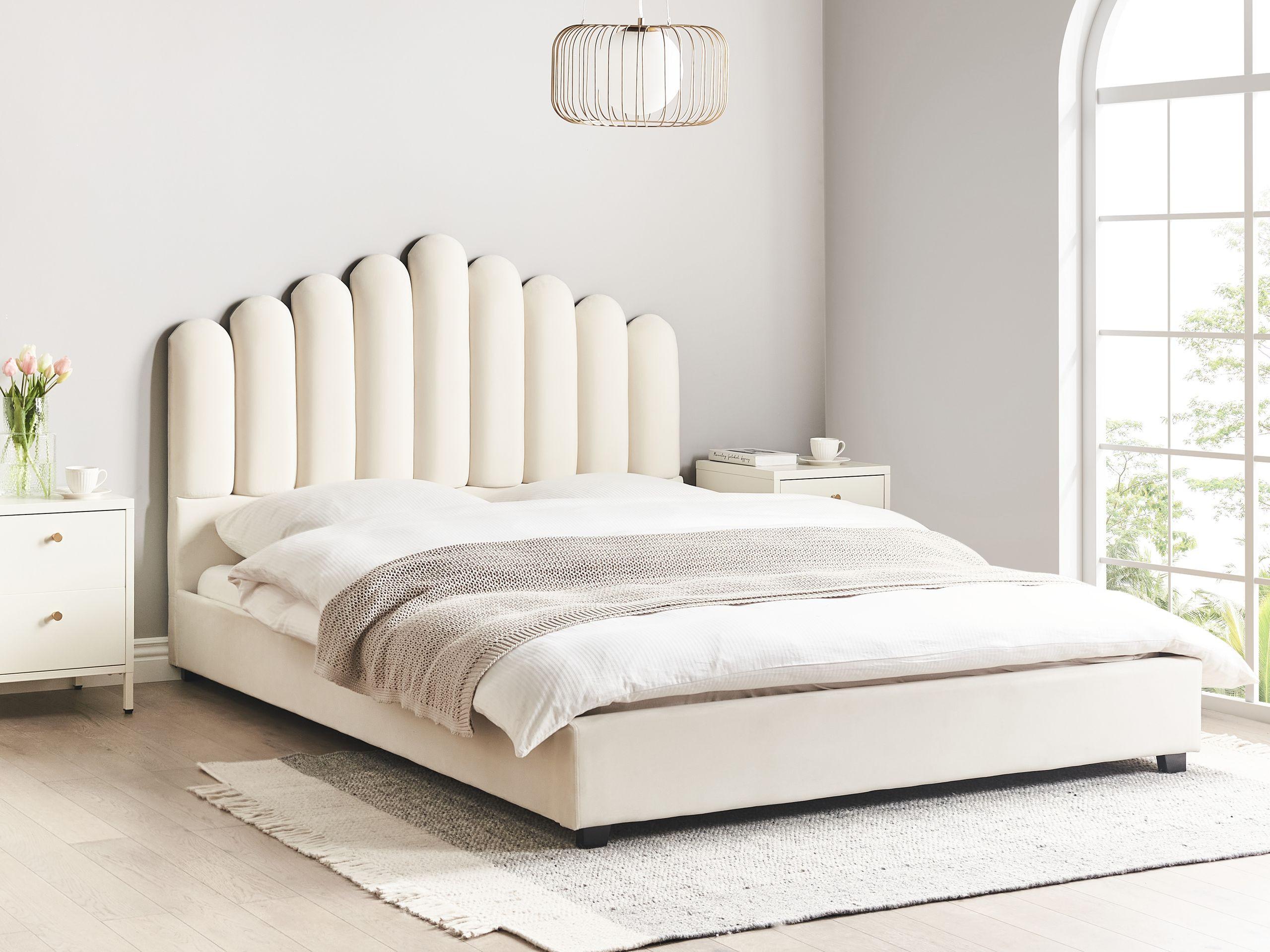 Beliani Bett mit Lattenrost aus Samtstoff Glamourös VINCENNES  