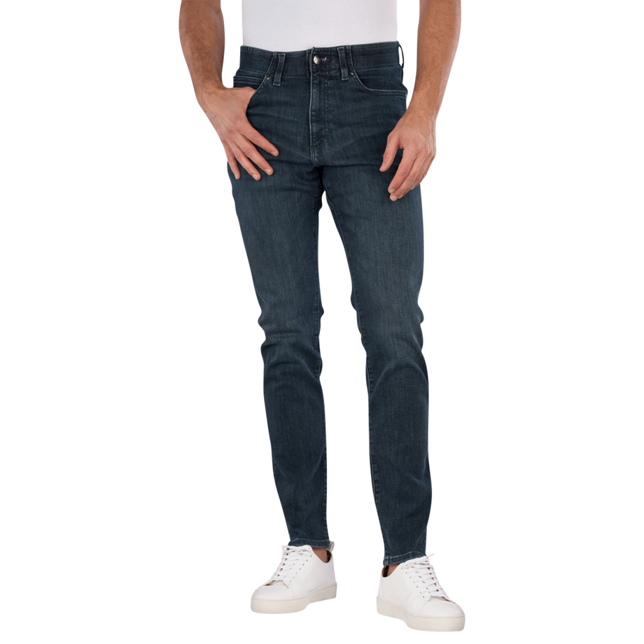 Extreme Motion Slim Fit