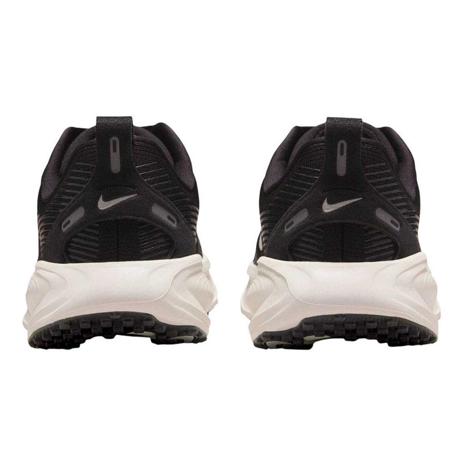 NIKE Vomero 18 Scarpe Sportive  