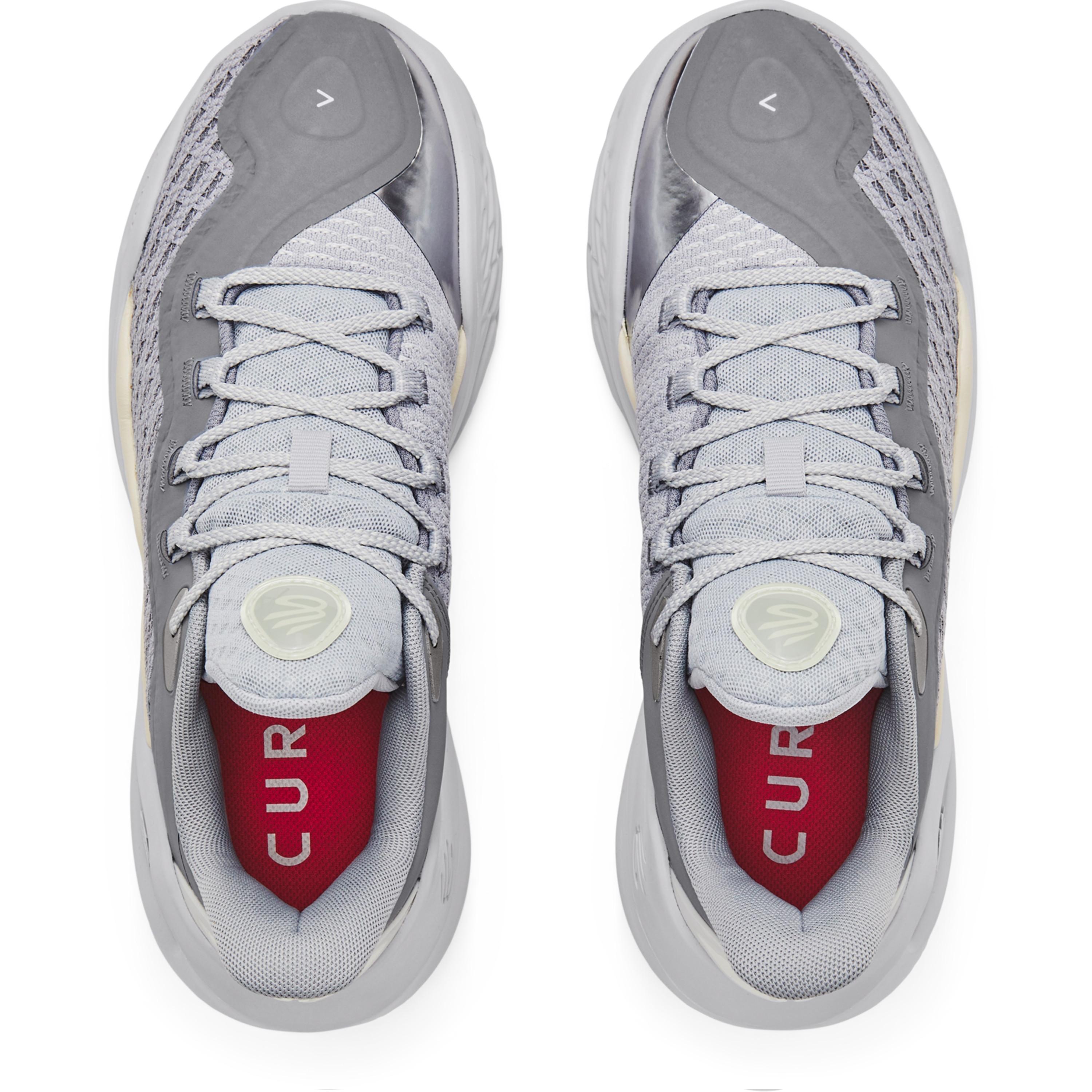 UNDER ARMOUR  chaussures indoor  curry 11 young wolf 