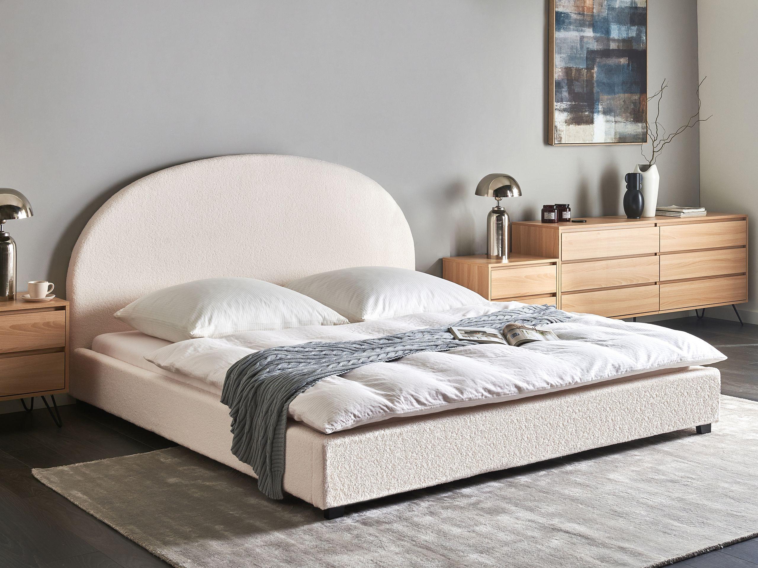 Beliani Bett mit Lattenrost aus Bouclé Retro VAUCLUSE  