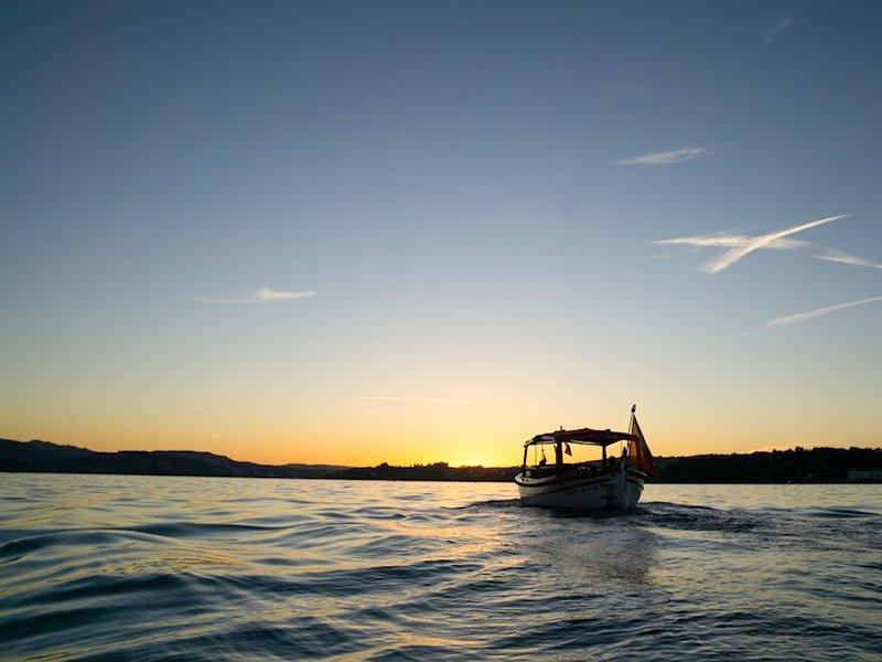 Smartbox  Romantische Bootsfahrt bei Sonnenuntergang für 2 Personen - Geschenkbox 