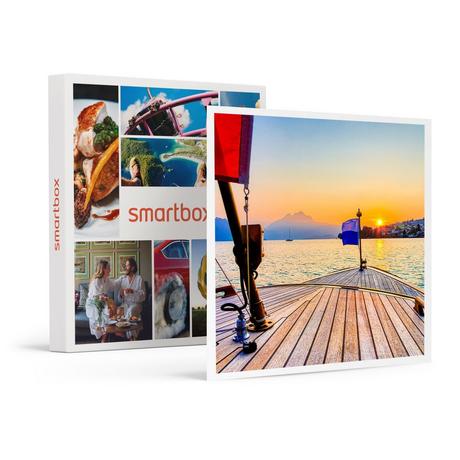 Smartbox  Balade romantique en bateau au coucher du soleil pour 2 personnes - Coffret Cadeau 