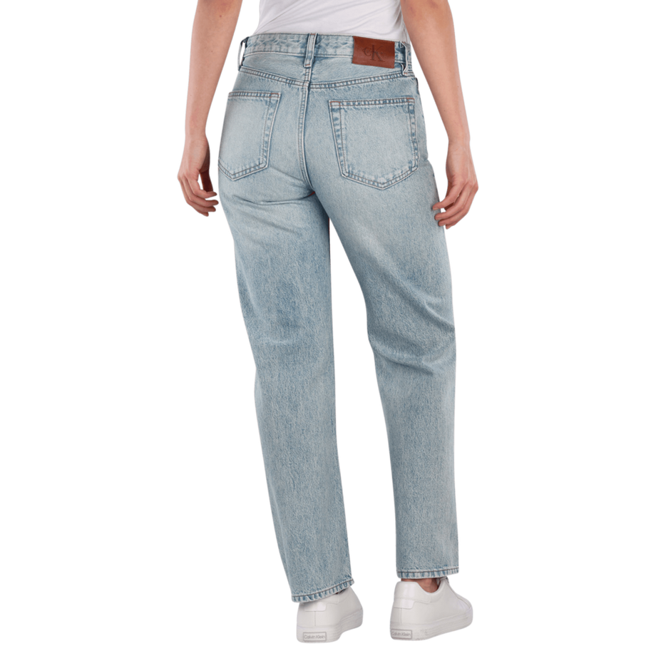 Calvin Klein Signature 90s Straight Fit Jeans  