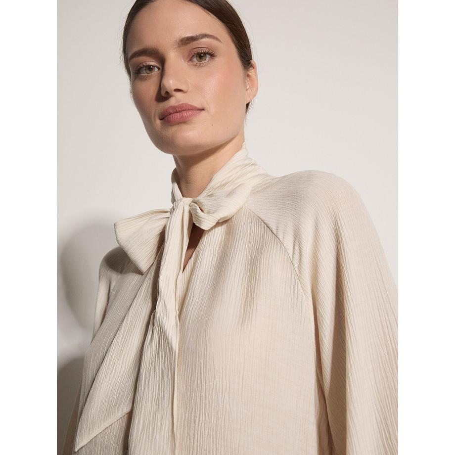 APRICOT Blusa con tessuto crinkle e collo a fiocco  
