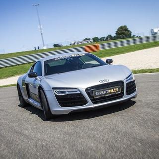 Geschenkidee  Pilotage "Silver", 4 tours sur circuit avec une Porsche GT4 ou une Audi R8 (pour 1 personne) 