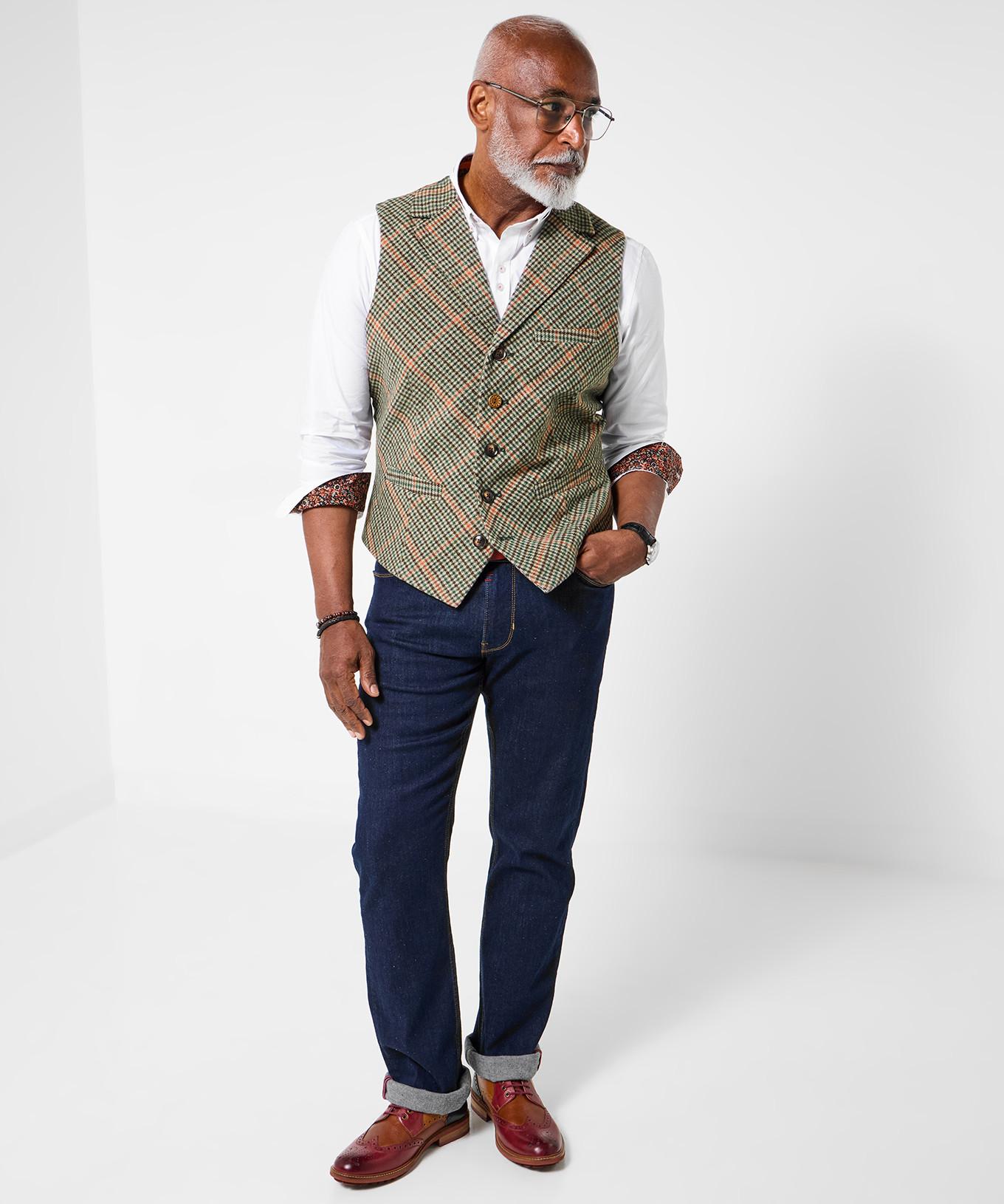 Joe Browns Karierte Weste mit gemustertem Futter  