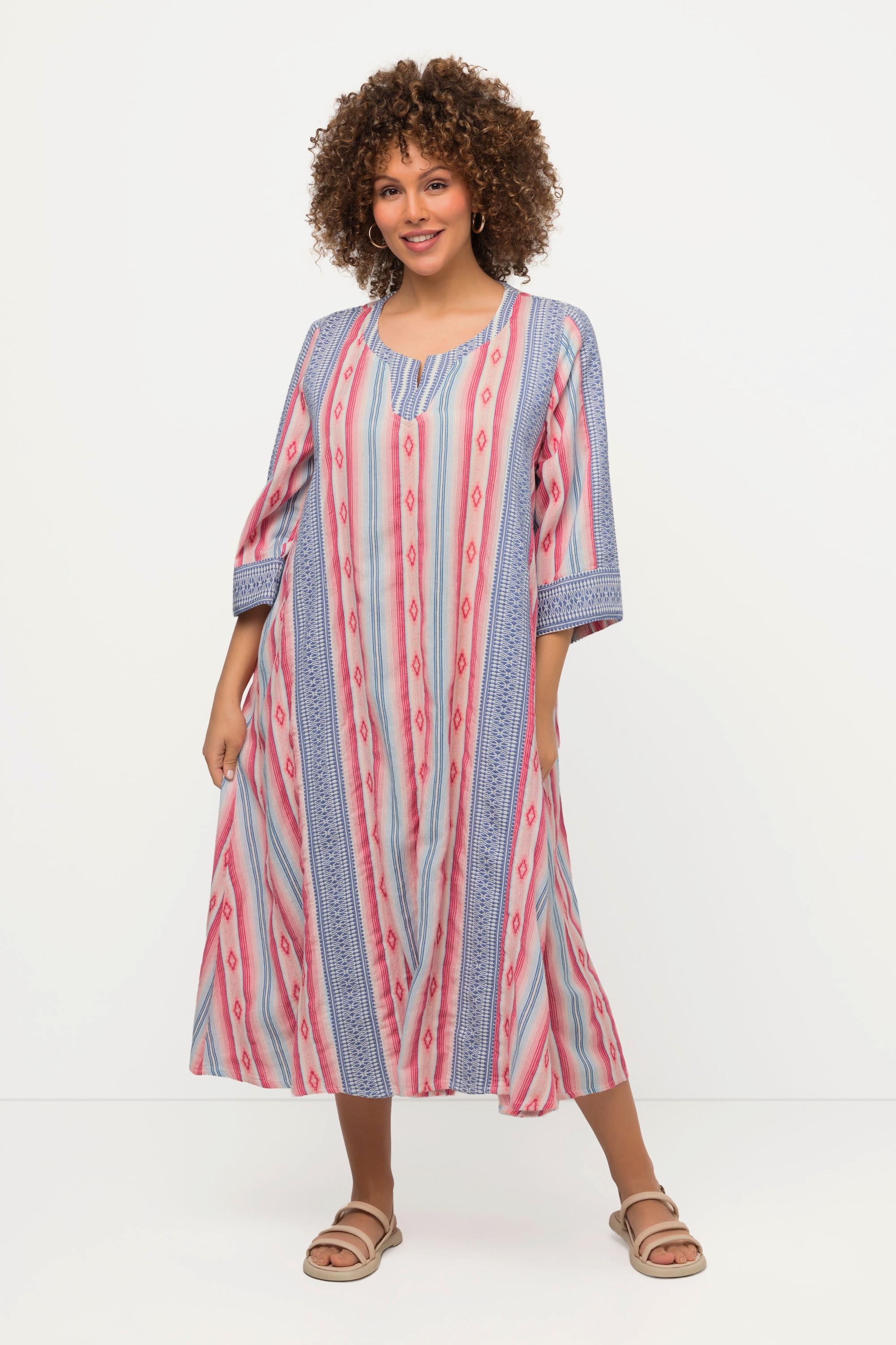 Ulla Popken  Caftan silhouette en A. Motif ethnique. Col tunisien, manches 3/4. 