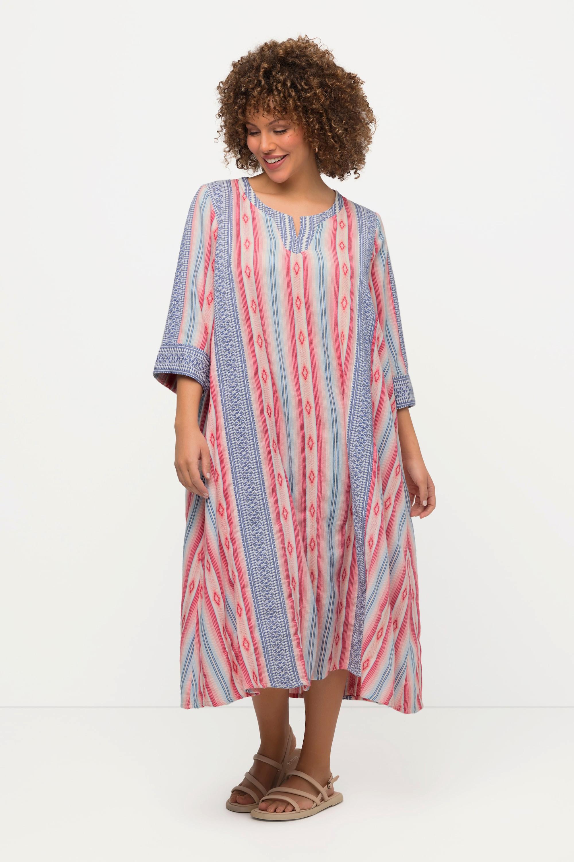 Ulla Popken  Caftan silhouette en A. Motif ethnique. Col tunisien, manches 3/4. 