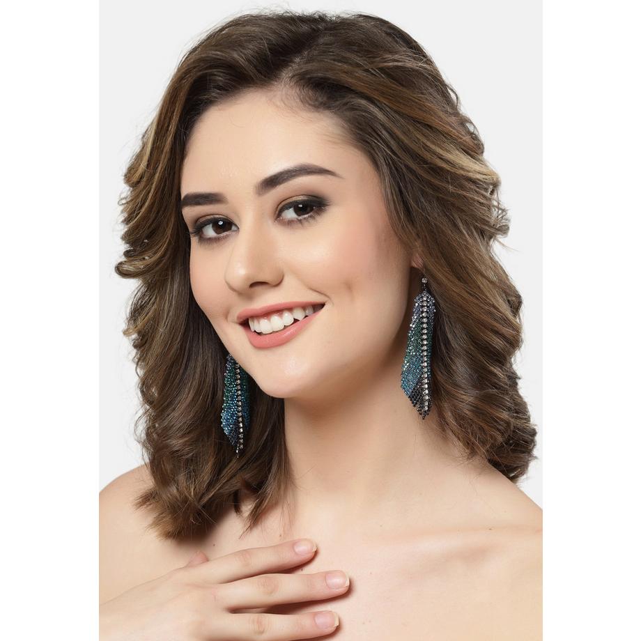 AVANT-GARDE PARIS  Boucles d'oreilles cloutées de cristaux de plumes 