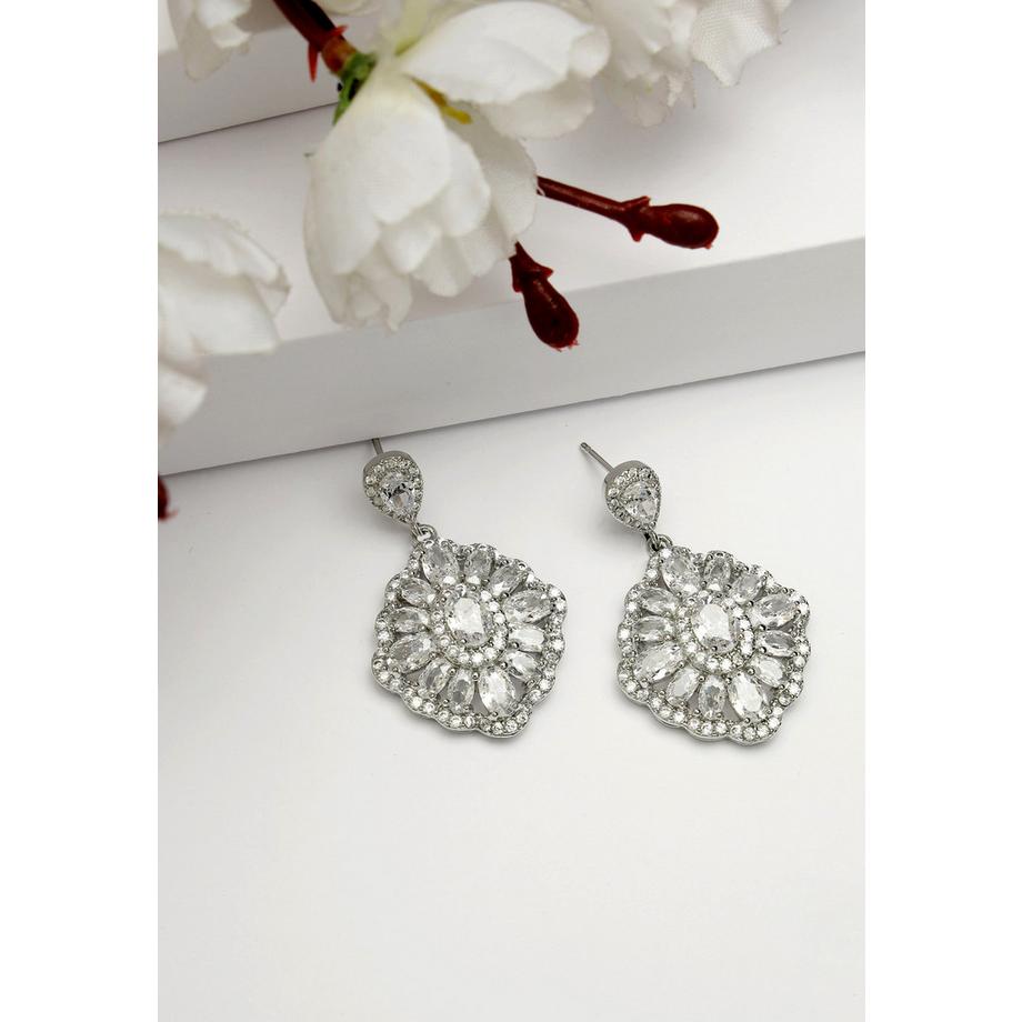 AVANT-GARDE PARIS  Collection Diva Boucles d'oreilles statement en zirconium cubique 