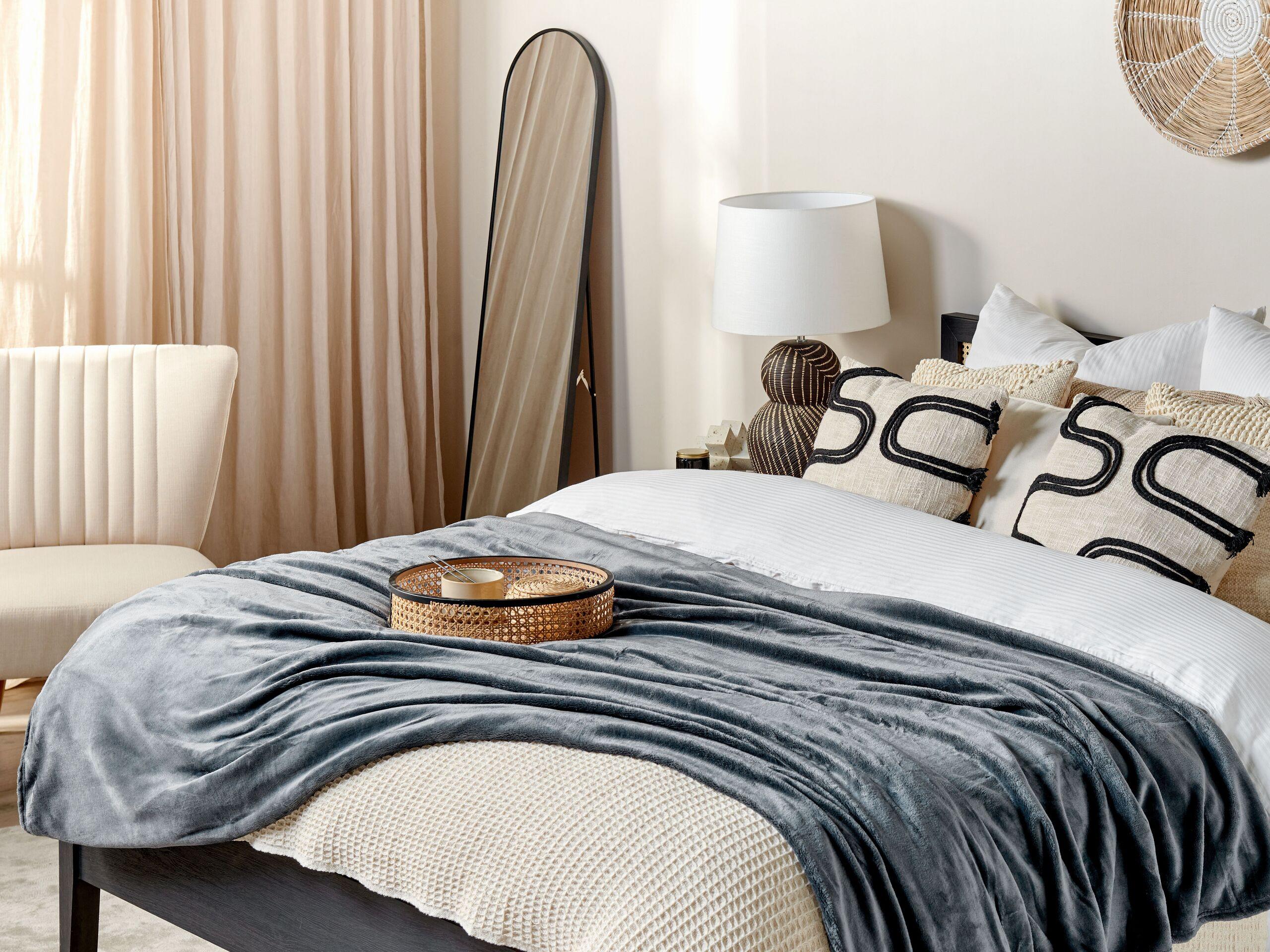 Beliani BAYBURT Couverture Polaire Moderne en Polyester  