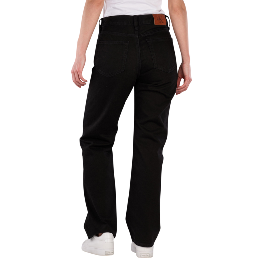 Calvin Klein Signature 90s Straight Fit Jeans  