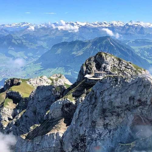 Geschenkidee  Helikopterflug über Rigi-Pilatus - 30 Minuten (für 1 Person) 