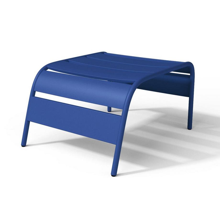 Vente-unique Fauteuil bas de jardin empilable + repose pied en métal - Bleu nuit - MIRMANDE de MYLIA  