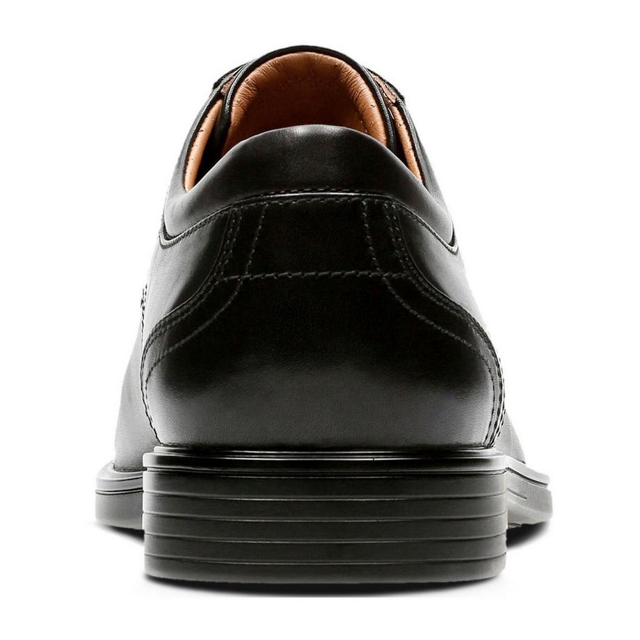 Clarks Businessschuhe 26132677  