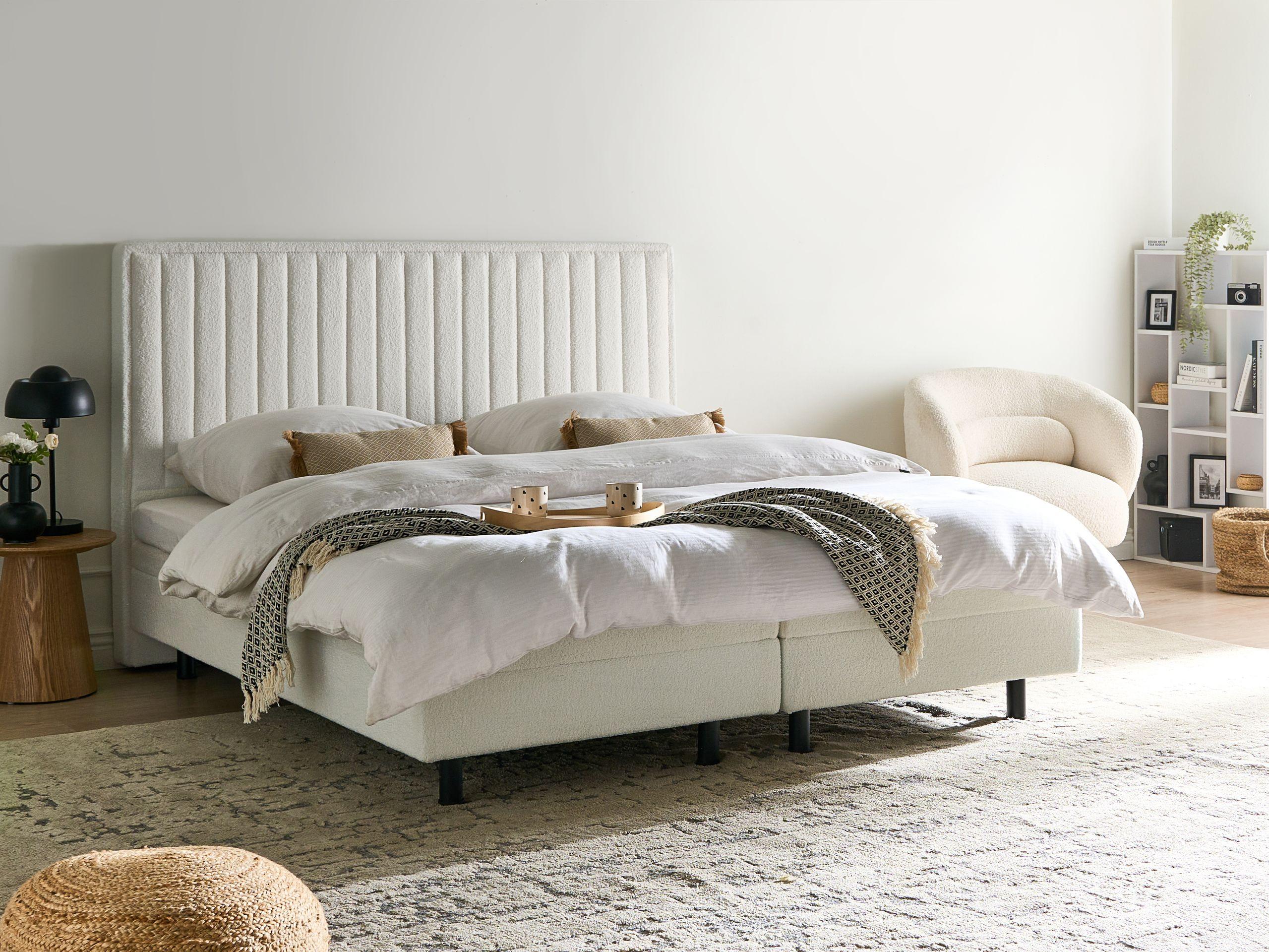 Beliani Bett verstellbar aus Bouclé Skandinavisch DUKE II  