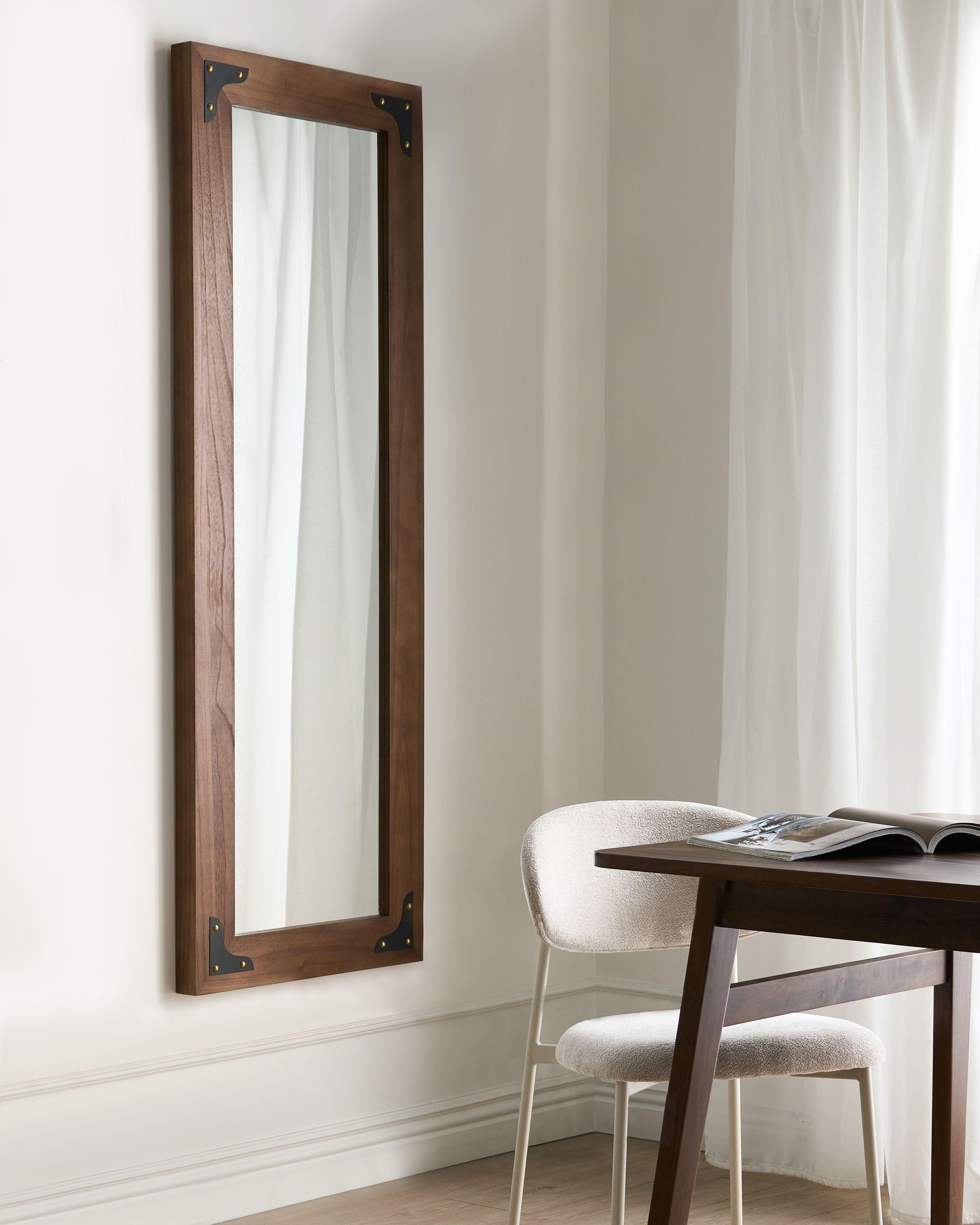 Beliani Wandspiegel aus Tannenholz Rustikal BLOSVILLE  