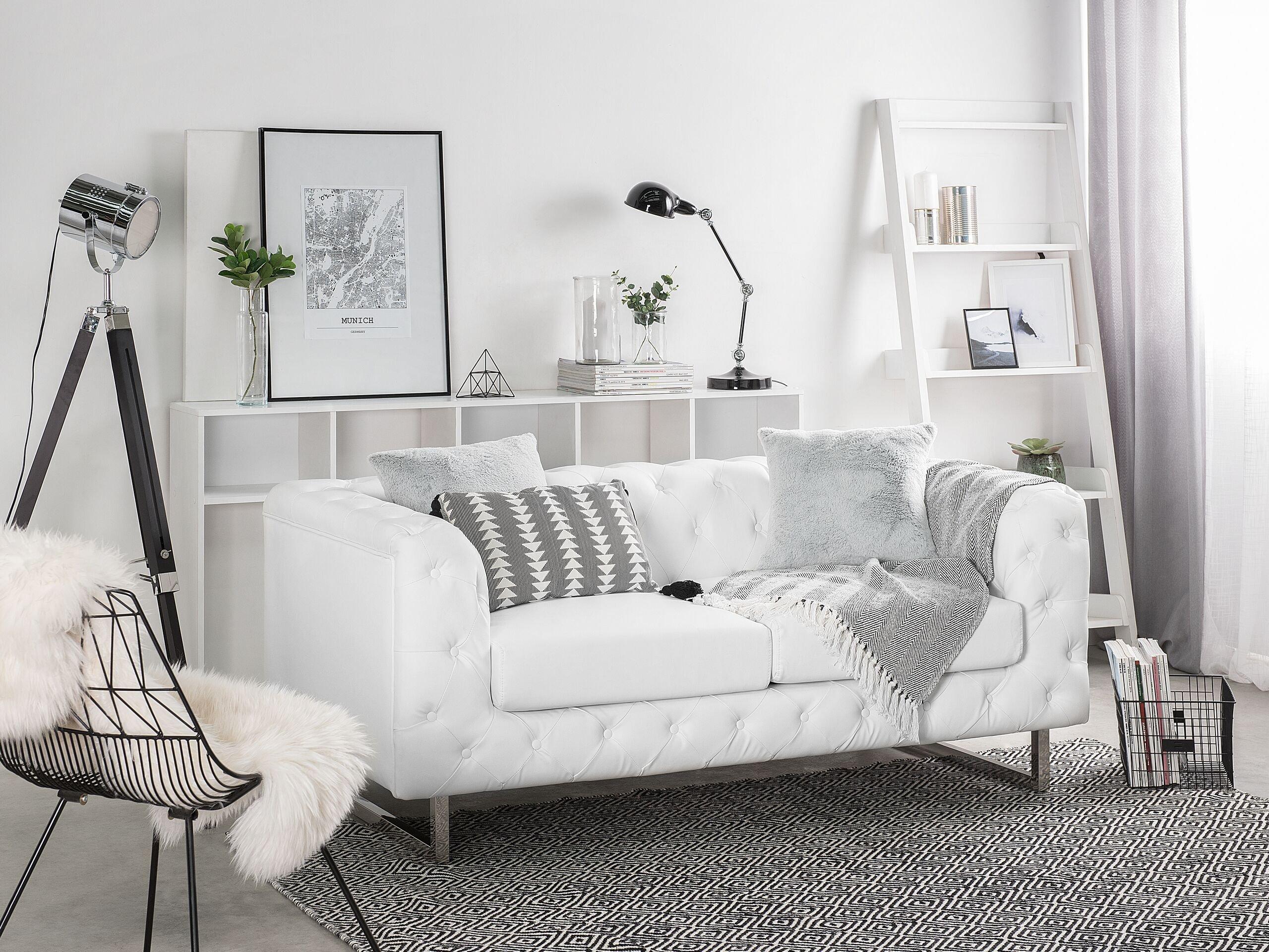 Beliani 2 Sitzer Sofa aus Kunstleder Glamourös VISSLAND  