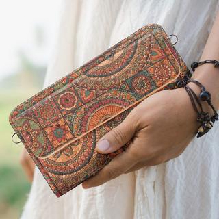 Avizar  Pochette in sughero, collezione MandalaVibe chiusura a zip e magnetica 