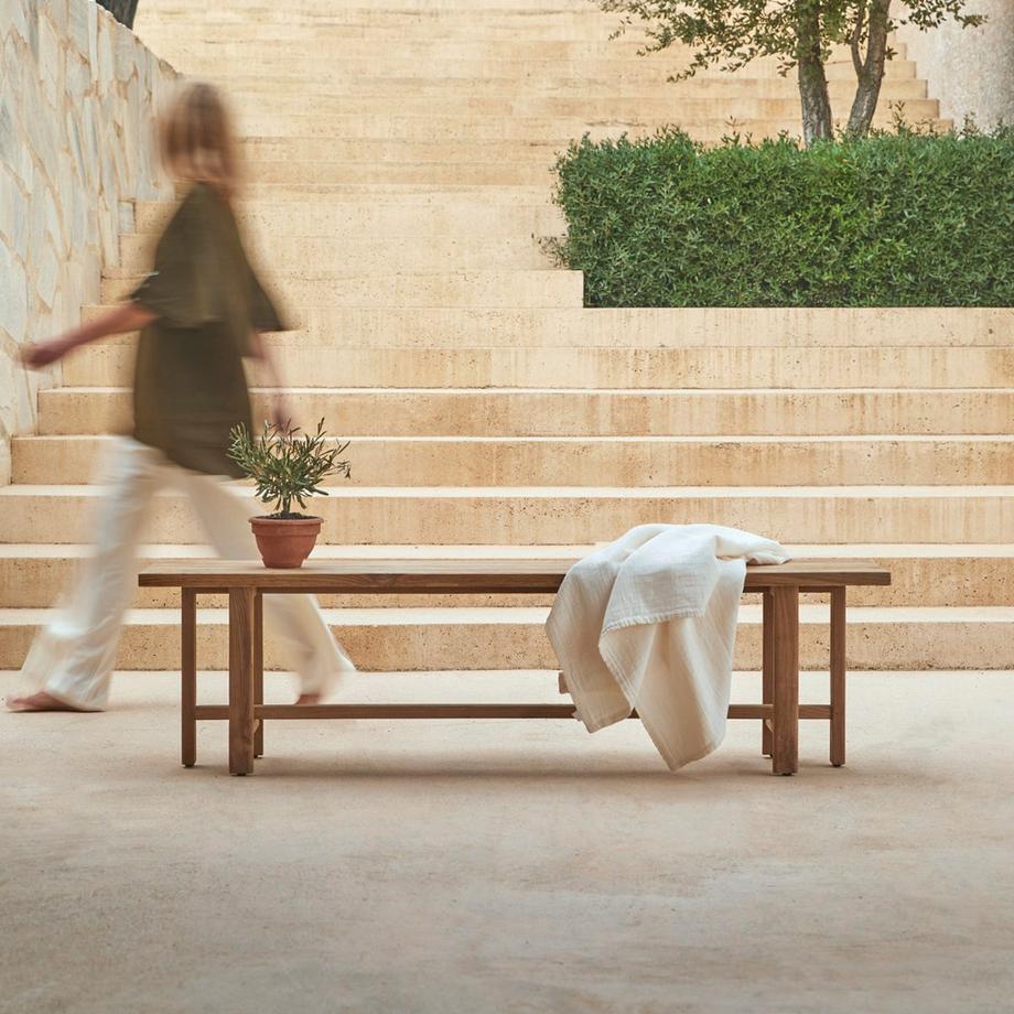 Tikamoon Gartenbank Antonia aus recyceltem Teakholz  