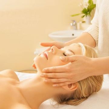 Microdermabrasion mit Cüpli (1 Person)