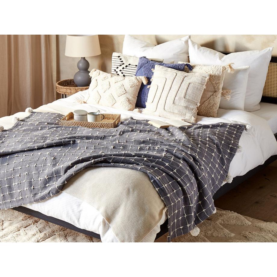 Beliani Klassische Baumwoll Kuscheldecke YASAM  