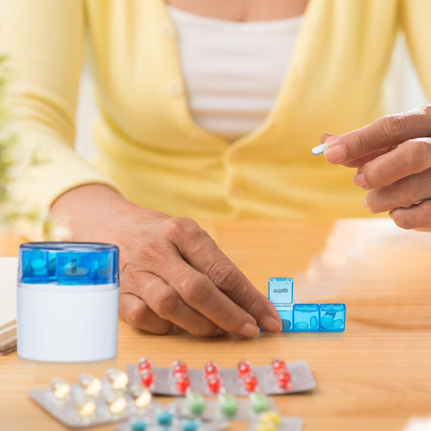 B2X Tablet Box 7 giorni 4 scomparti  