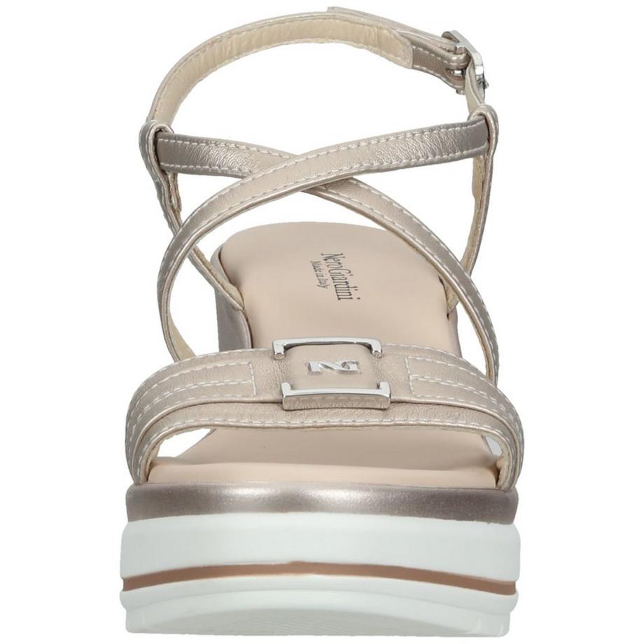 Nero Giardini Keilsandalen mit Metallic-Look  