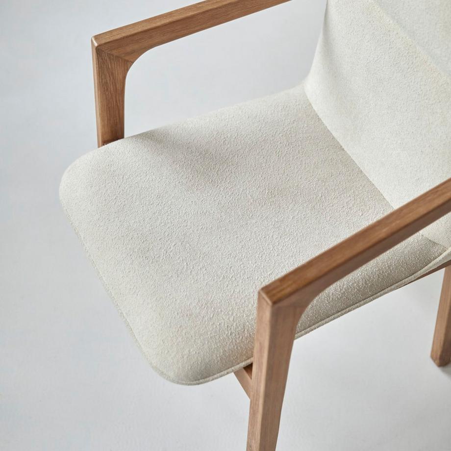 Tikamoon Fauteuil en acacia massif et tissu Viktor  