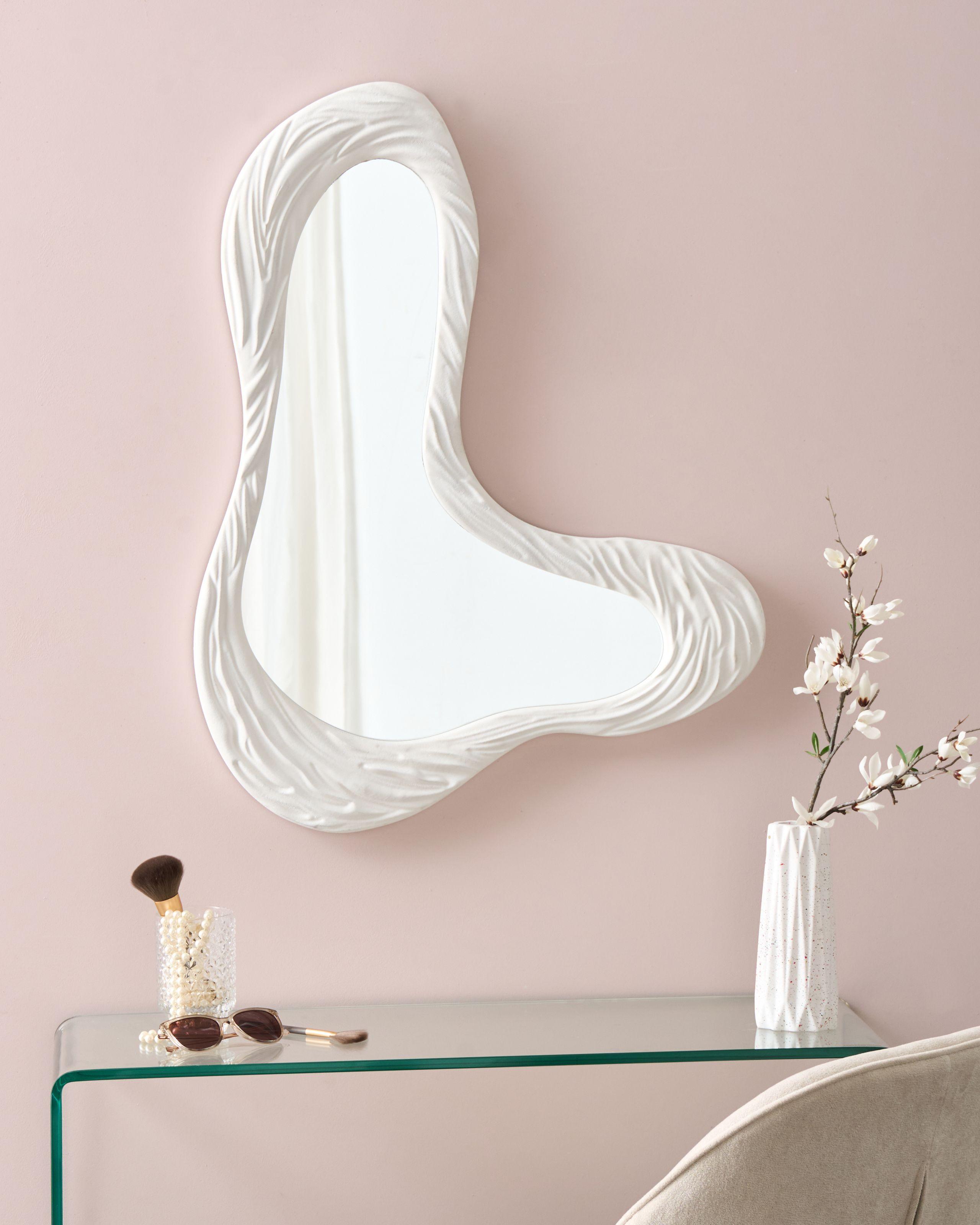 Beliani Wandspiegel  Retro GUICLAN  