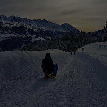 Wintererlebnis mit Abendschlitteln & Fondueplausch (für 1 Kind)