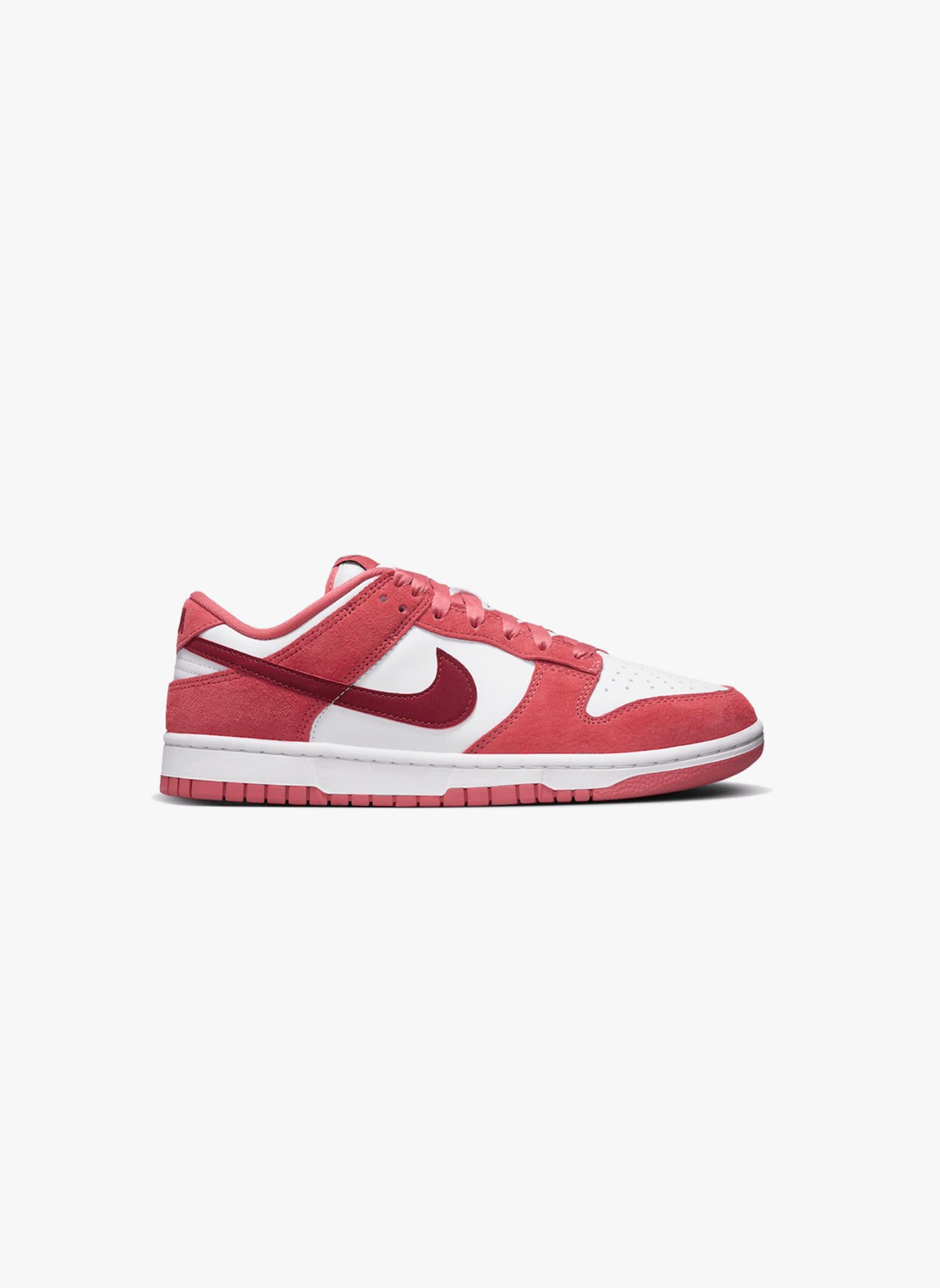 NIKE  Dunk Low Valentine's Day 