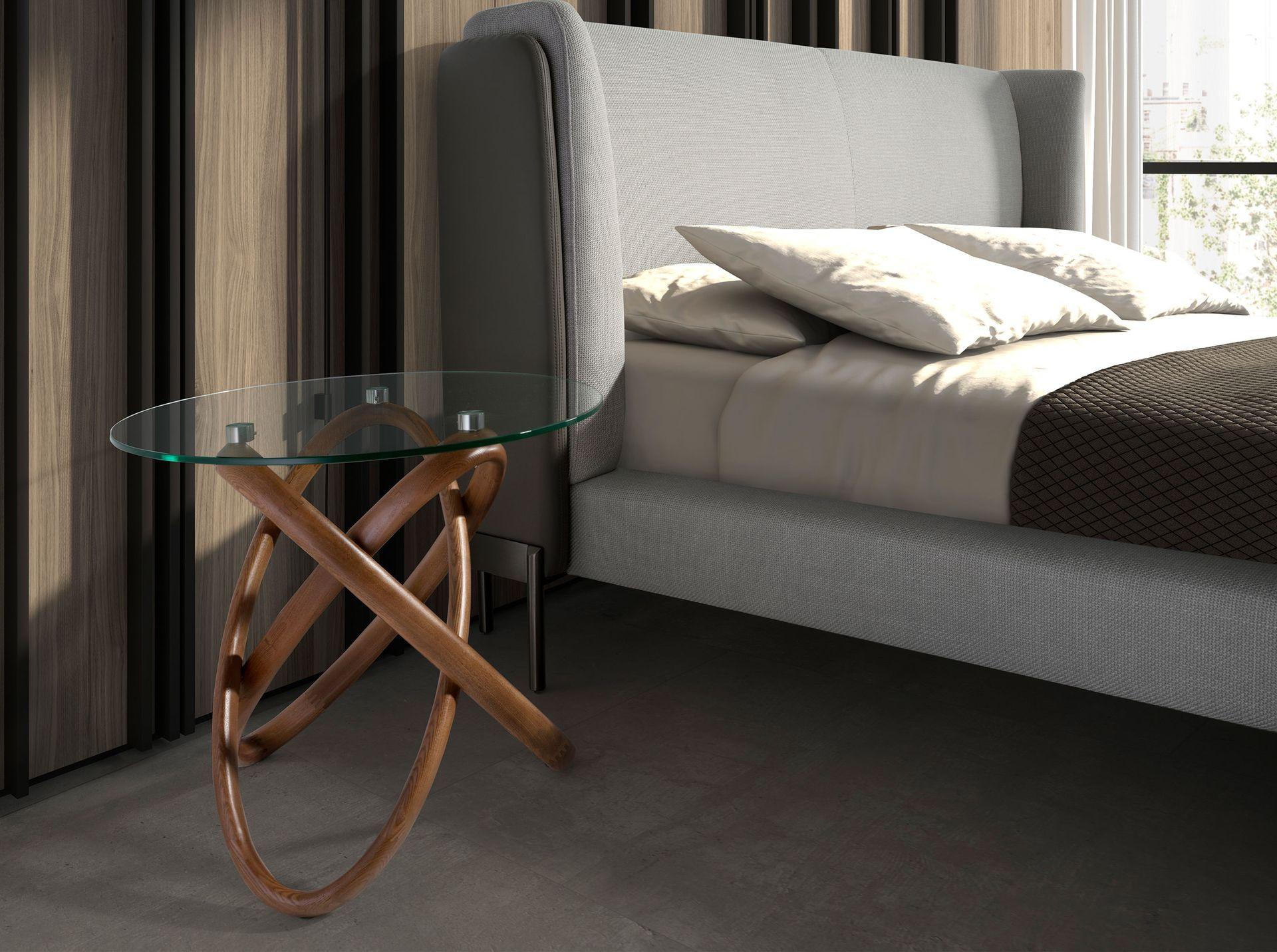 ANGEL CERDA Tavolo angolare rotondo in vetro temperato e noce  