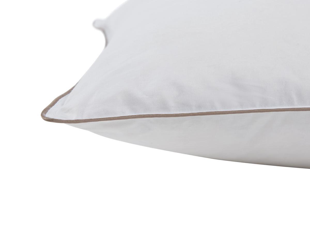 Vente-unique Lot de 2 oreillers anti-acariens enveloppe percale 93fils/cm² - 65 x 65 cm - garnissage plumettes et duvet - Blanc passepoil taupe - FEATH de PALACIO  