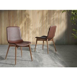 ANGEL CERDA Chaise en simili cuir et bois noyer  