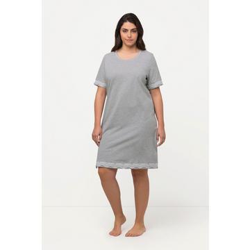 Camicia da notte con fasce di pizzo, scollo a girocollo e mezze maniche