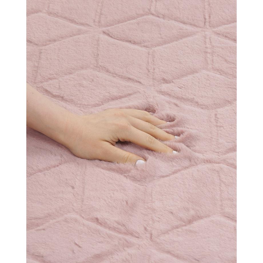 Beliani Kunstfellteppich aus Polyester Modern THATTA  