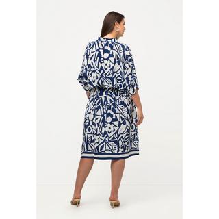 Ulla Popken  Robe midi oversized. Col chemise, manches courtes. Imprimé à fleurs. 