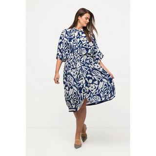 Ulla Popken  Robe midi oversized. Col chemise, manches courtes. Imprimé à fleurs. 