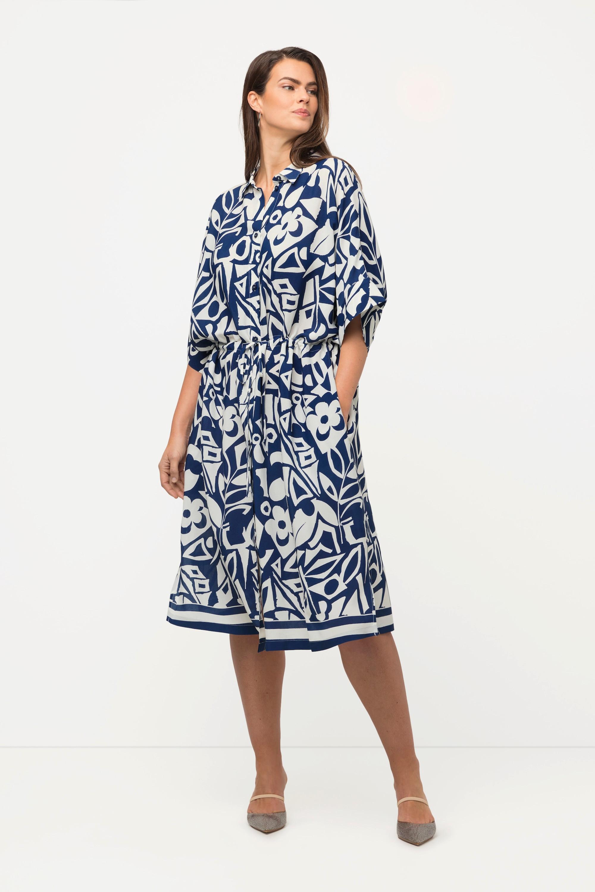 Ulla Popken  Robe midi oversized. Col chemise, manches courtes. Imprimé à fleurs. 