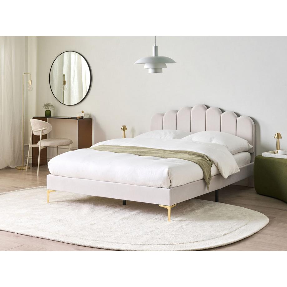 Beliani Bett mit Lattenrost aus Samtstoff Glamourös SAUVIAN  