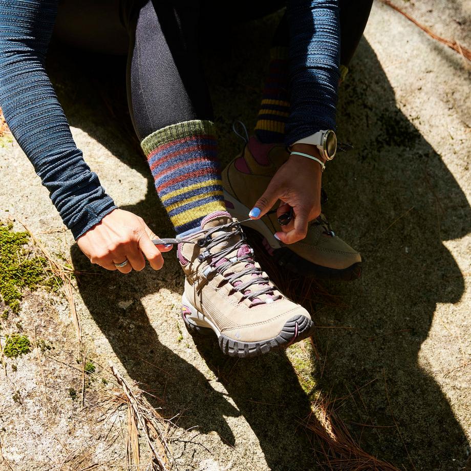 Darn Tough Vermont  Darn Tough Chaussettes Femme Bottes Mi-Épaisses Randonnée Laine Mérinos 