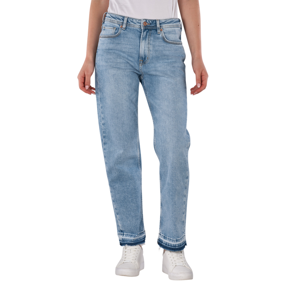 Arrow Straight Fit