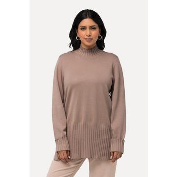 Maglione con colletto alto a costine e maniche lunghe